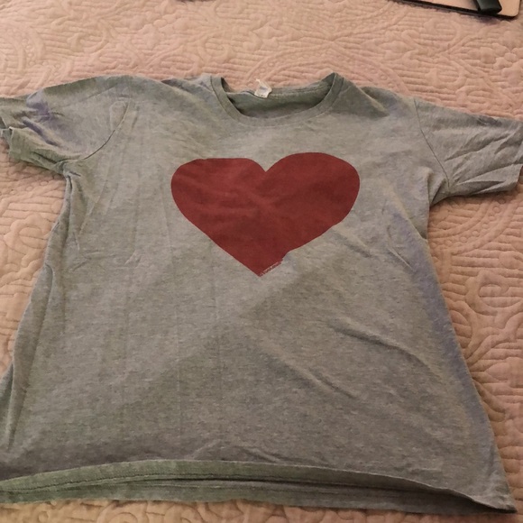 Heart tee shirt - Picture 3 of 5